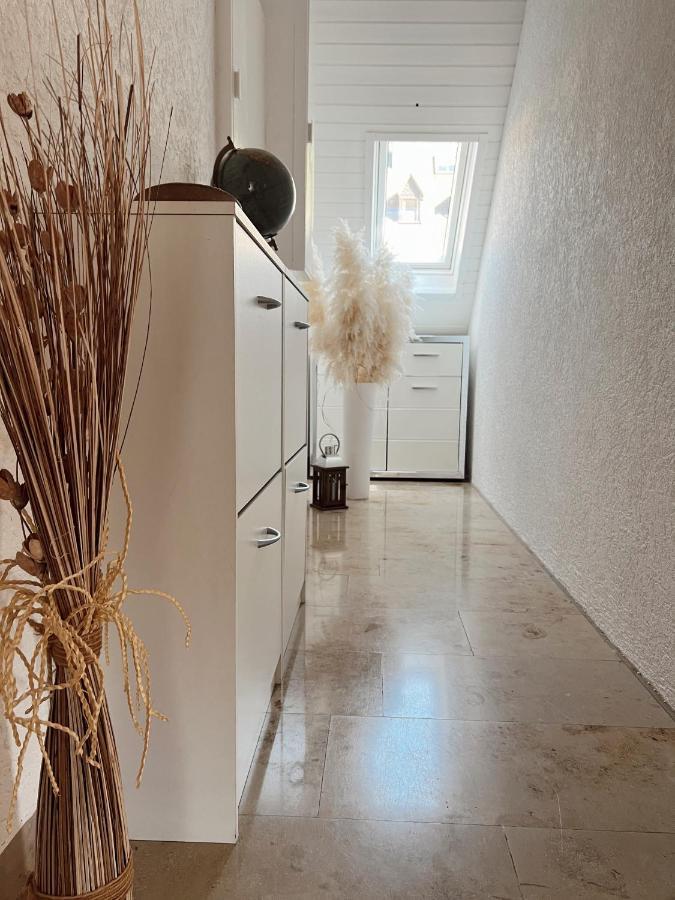 Ferienwohnung Moselflair Mit Direktem Blick Auf Die Mosel Und Weinberge Oberfell Exteriér fotografie