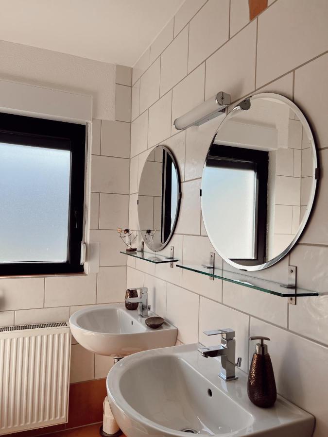 Ferienwohnung Moselflair Mit Direktem Blick Auf Die Mosel Und Weinberge Oberfell Exteriér fotografie